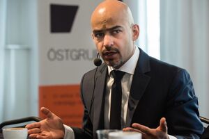 Если ты диктатор, а твои силовики избивают жителей, не нужно никакой магии, чтобы в один день люди вышли и заявили прямо: "За…бал, уходи!"