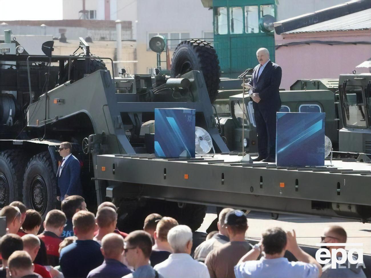 Про дзвінок Меркель Лукашенко розповідав на зустрічі із працівниками Мінського заводу колісних тягачів