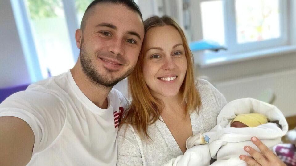 Alyosha: Ми дякуємо всім за чудові привітання! Нам неймовірно приємно, що у нас так багато друзів і просто людей, які щиро радіють разом із нами простому людському щастю!