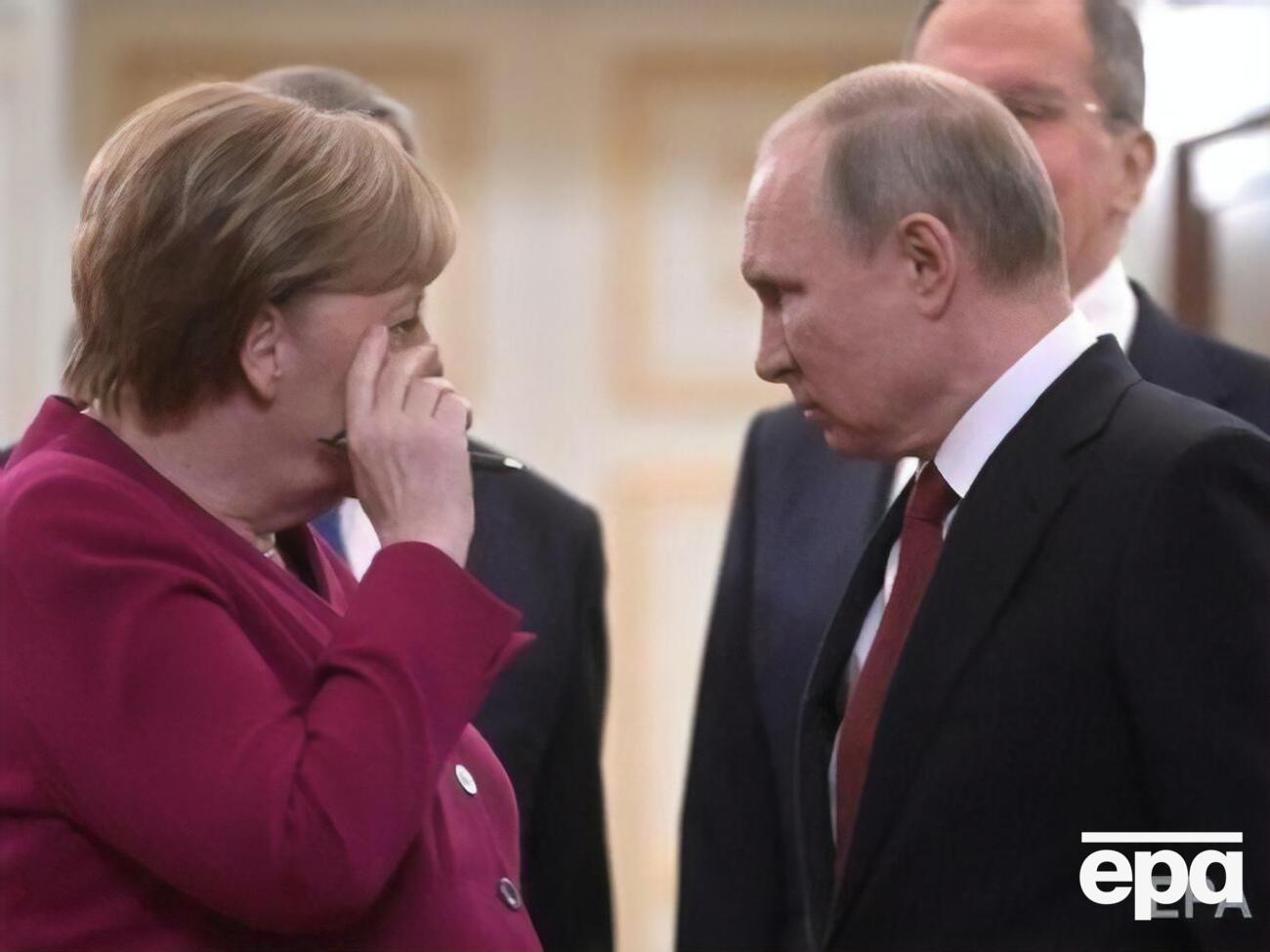 Меркель зателефонувала Путіну