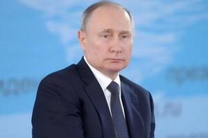 Путин подчеркнул недопустимость вмешательства во внутренние дела Беларуси