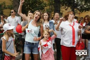 Мітингувальники в Білорусі звинувачують владу у фальсифікаціях і вимагають проведення нових виборів президента