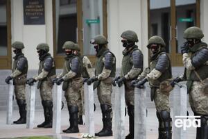 Для разгона протестующих белорусские силовики применяли светошумовые гранаты, резиновые пули и водометы