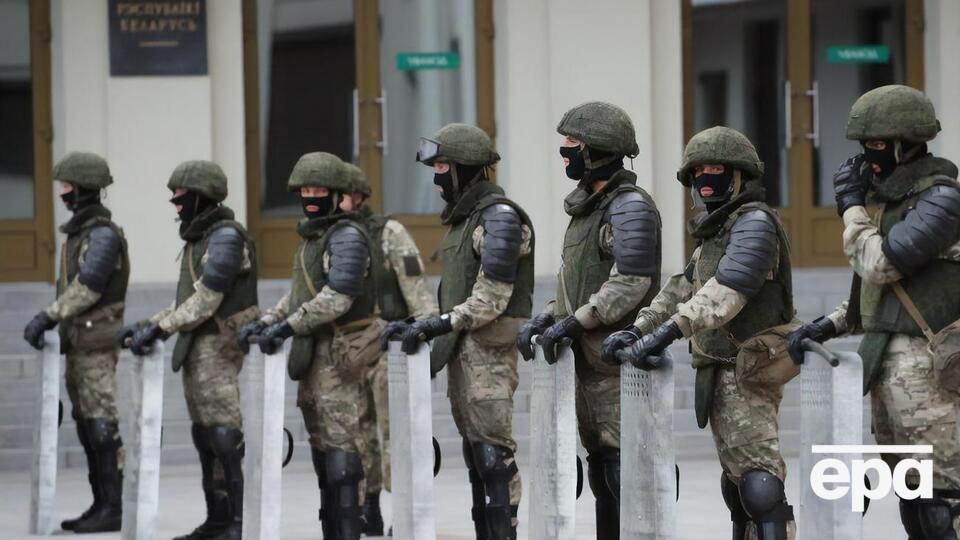 Для розгону протестувальників білоруські силовики застосовували світлошумові гранати, гумові кулі й водомети