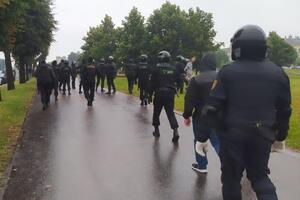В МВД заявили, что разогнали акцию под МТЗ, так как протестующие "мешали заводчанам пройти на работу"