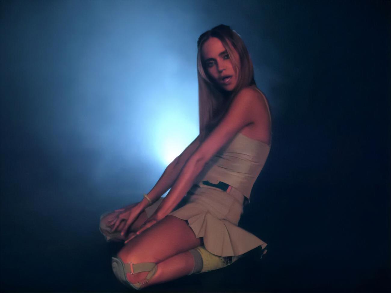 Один из образов&nbsp;Глюк'oZы в новом клипе&nbsp;&ndash;&nbsp;мини-юбка и корсет