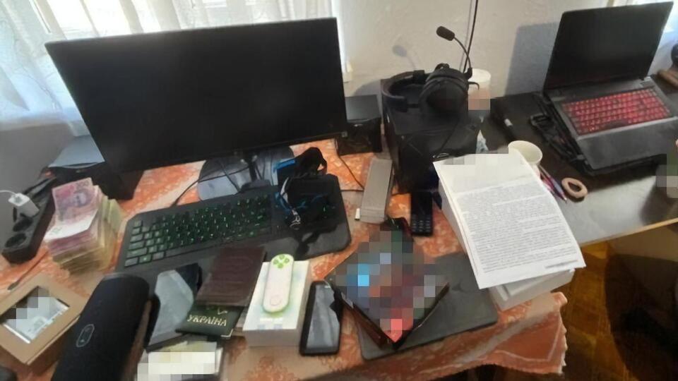 Оперативники встановили, що один з учасників угруповання проживає в Україні