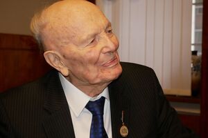 Патону був 101 рік