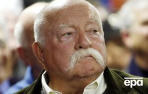 Бримли начал сниматься в вестернах в 70-х годах прошлого века в качестве каскадера