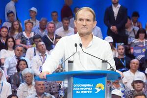 Медведчук и Марченко погранконтроль прошли на КПВВ "Каланчак"