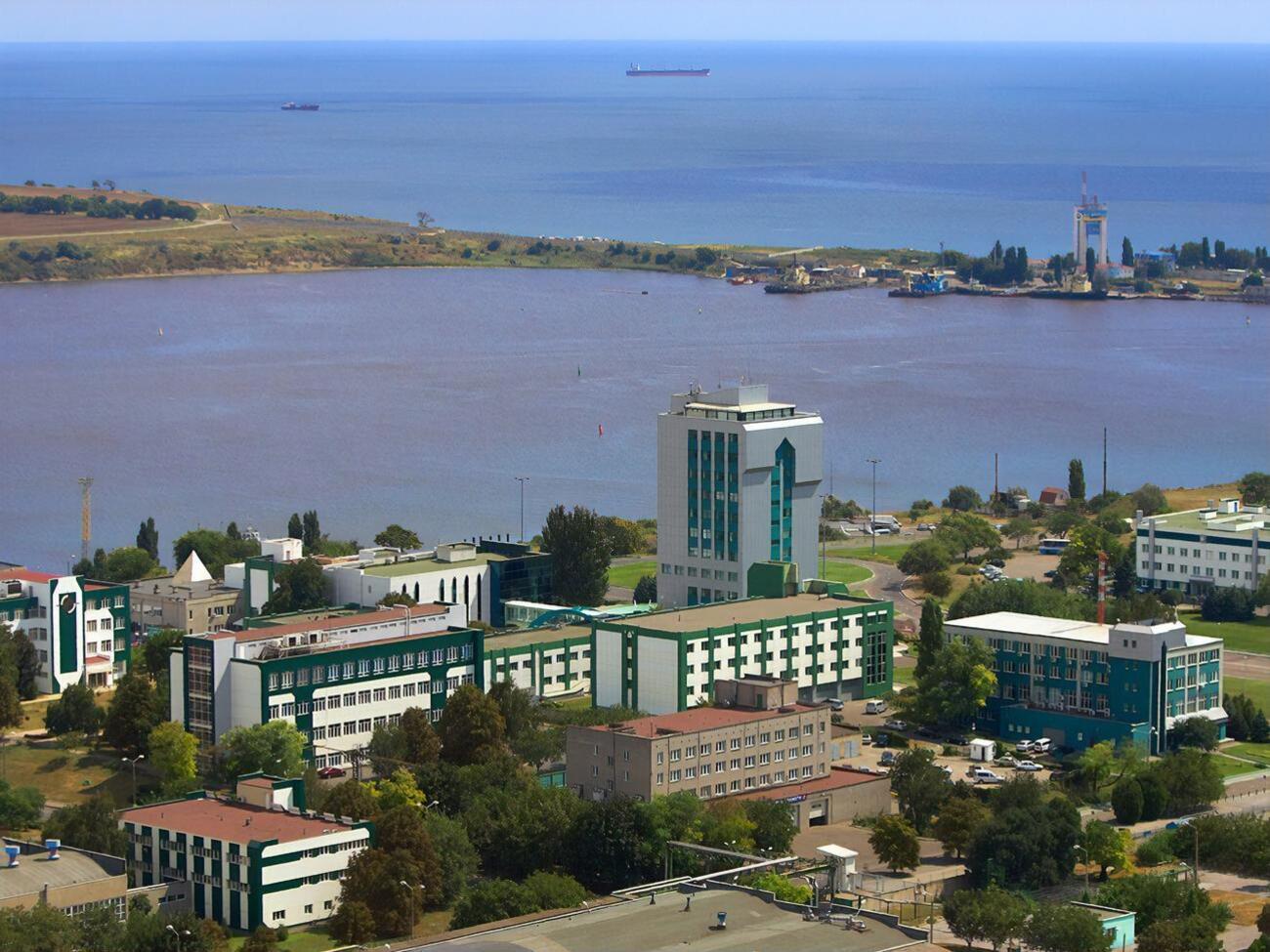 Конкурс по отбору поставщика давальческого сырья на Одесский припортовый завод вызвал споры