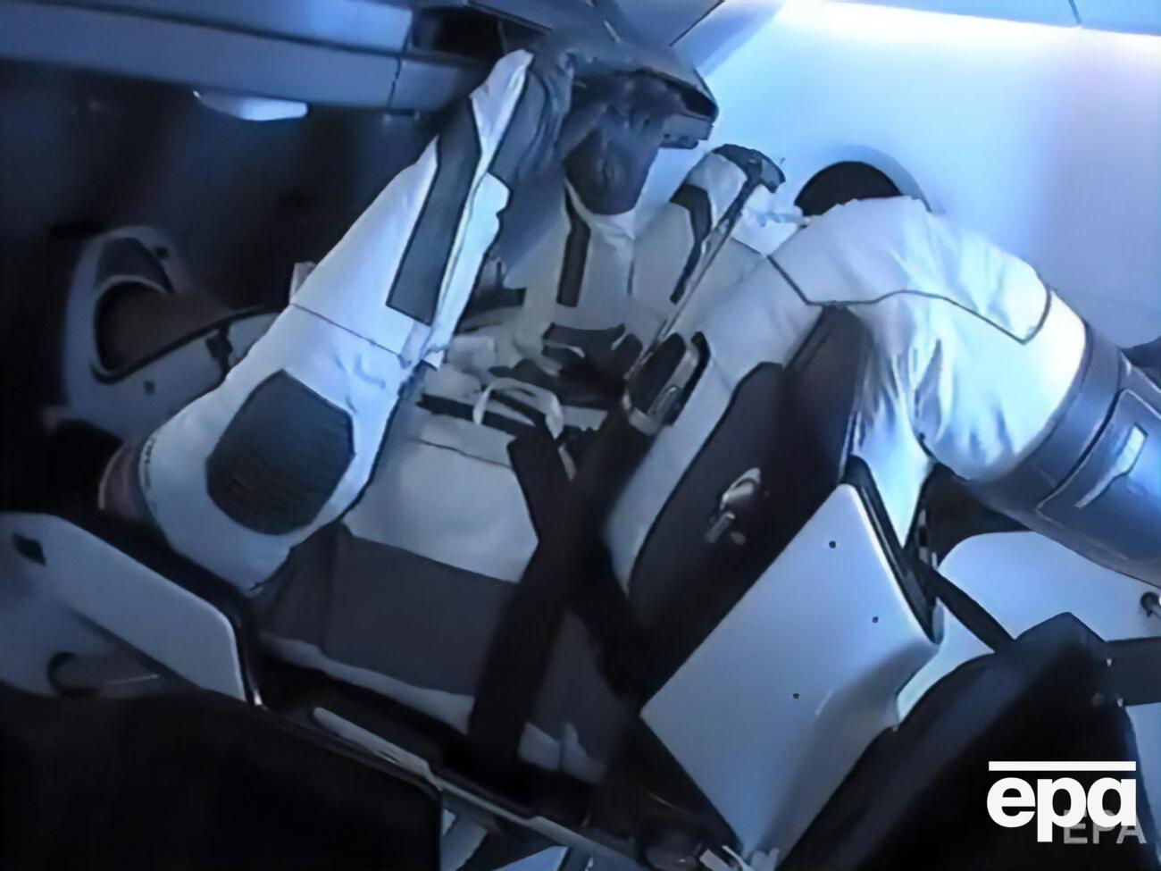 Астронавты завершили путешествие с МКС на Землю