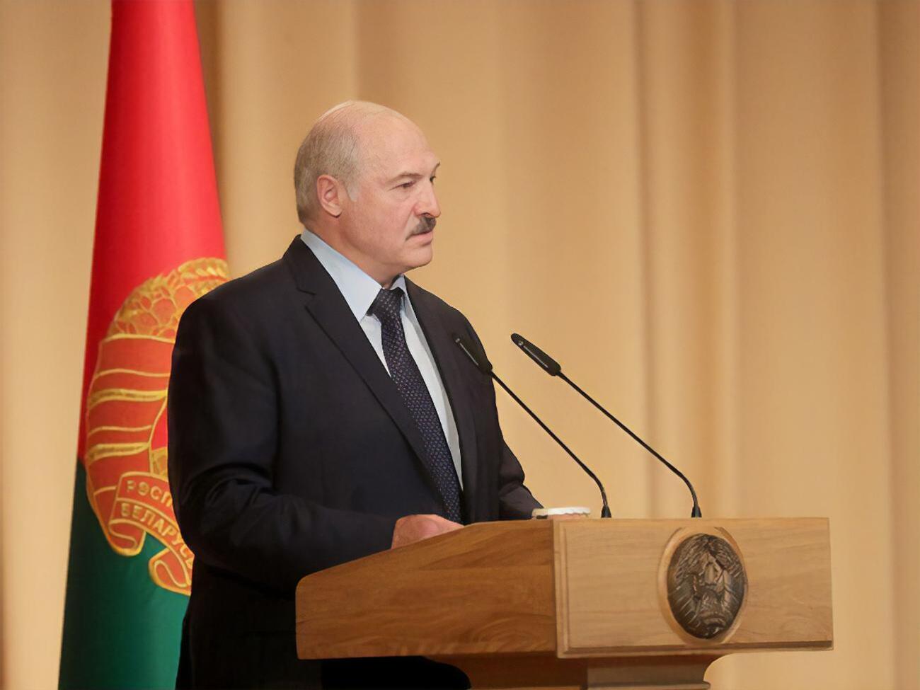 Лукашенко передумав звертатися до народу в понеділок