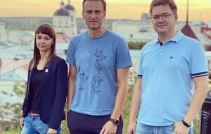 Навальный с командой летел из Томска