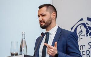 Роман Опимах: Мы выбрали четыре – пять областей Левобережной Украины, где "Укравтодор" отметил, что есть недостаток сырья