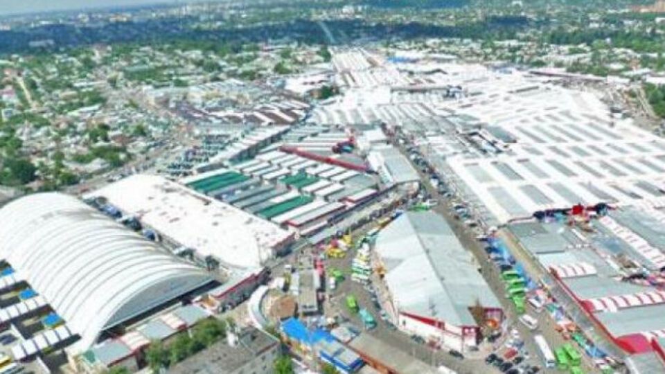 Кернес использует президентский проект "Большая стройка" как прикрытие для борьбы с несогласными предпринимателями и политическими оппонентами, заявили предприниматели