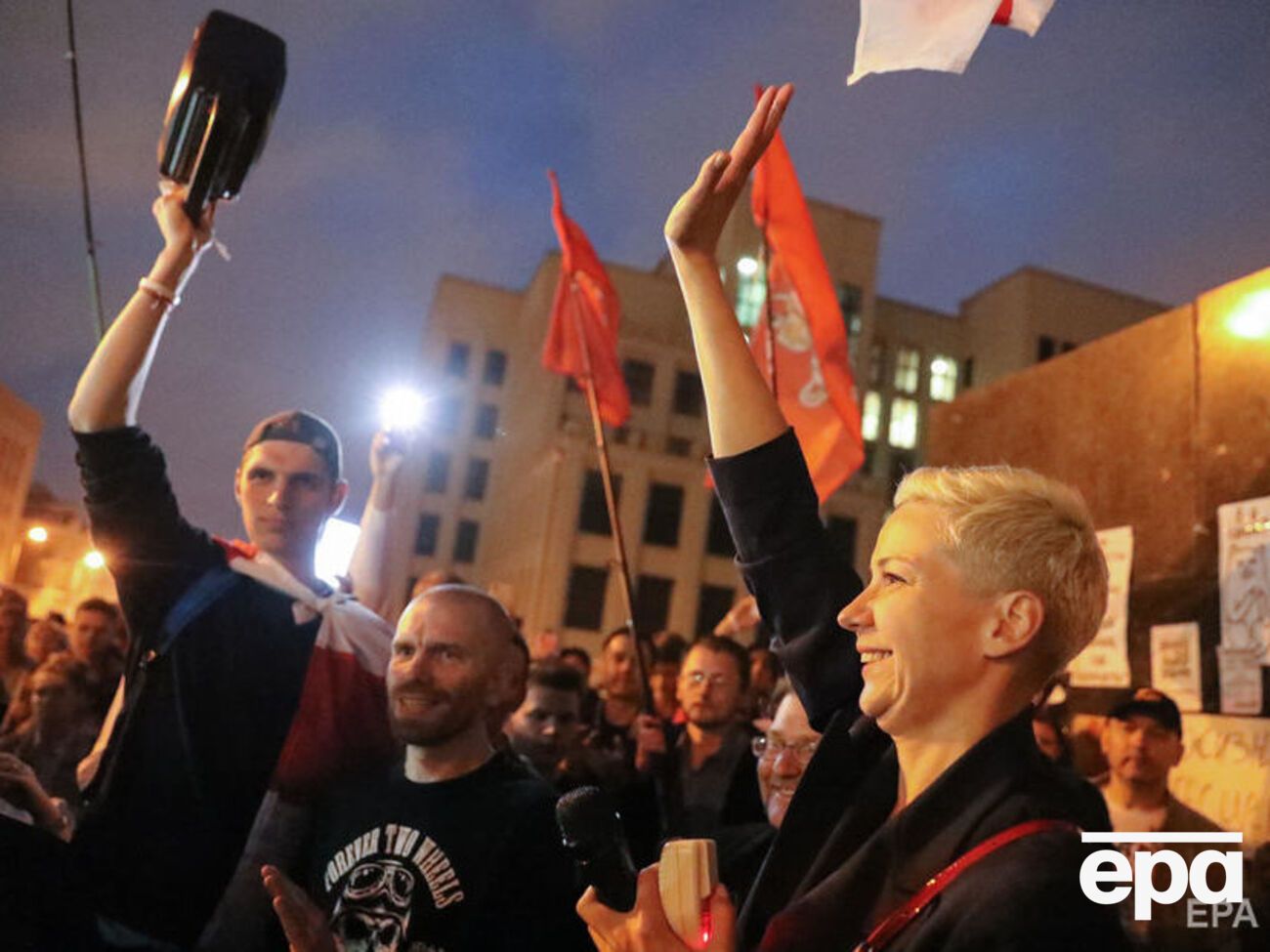 Координационный совет оппозиции был создан 14 августа. Мария Колесникова (на фото справа) входит в его президиум