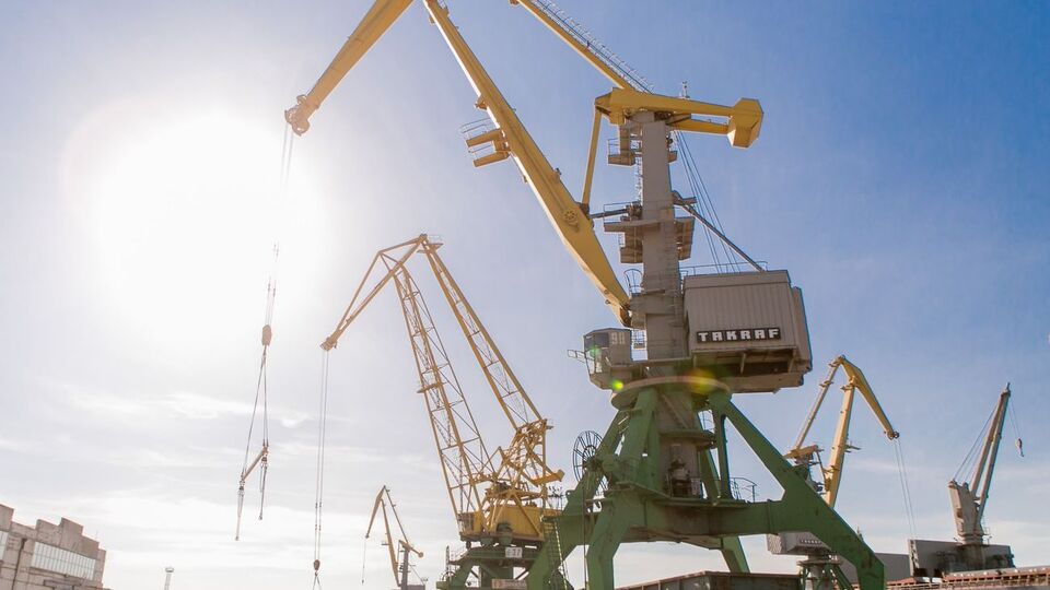 Порт Ольвія розташований біля Миколаєва