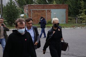 Юлию Навальную к мужу не пустили