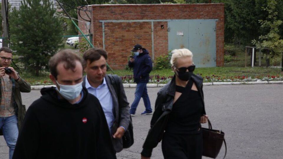 Юлію Навальну до чоловіка не пустили