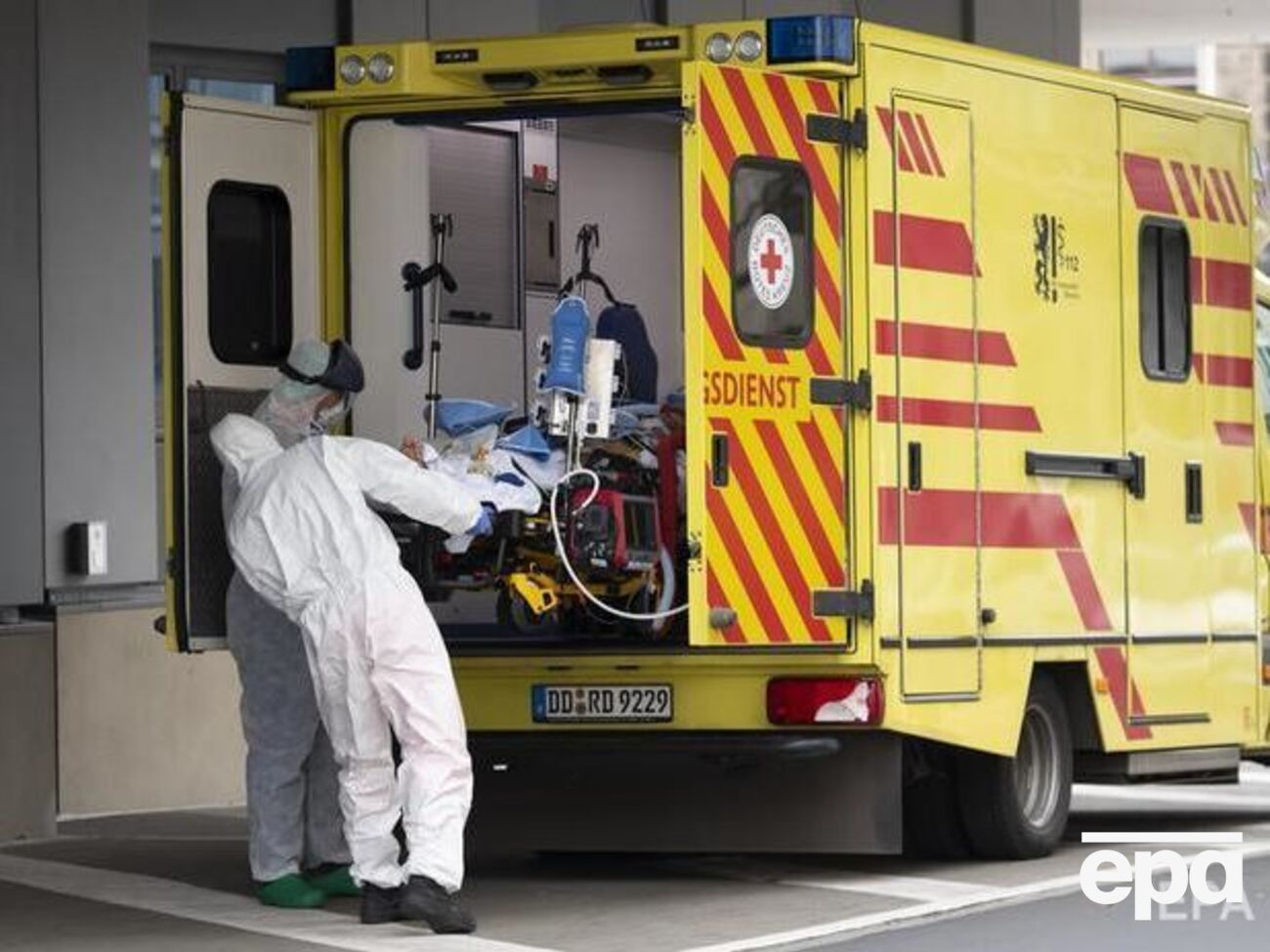 У Німеччині померло 9253 людини з коронавірусом