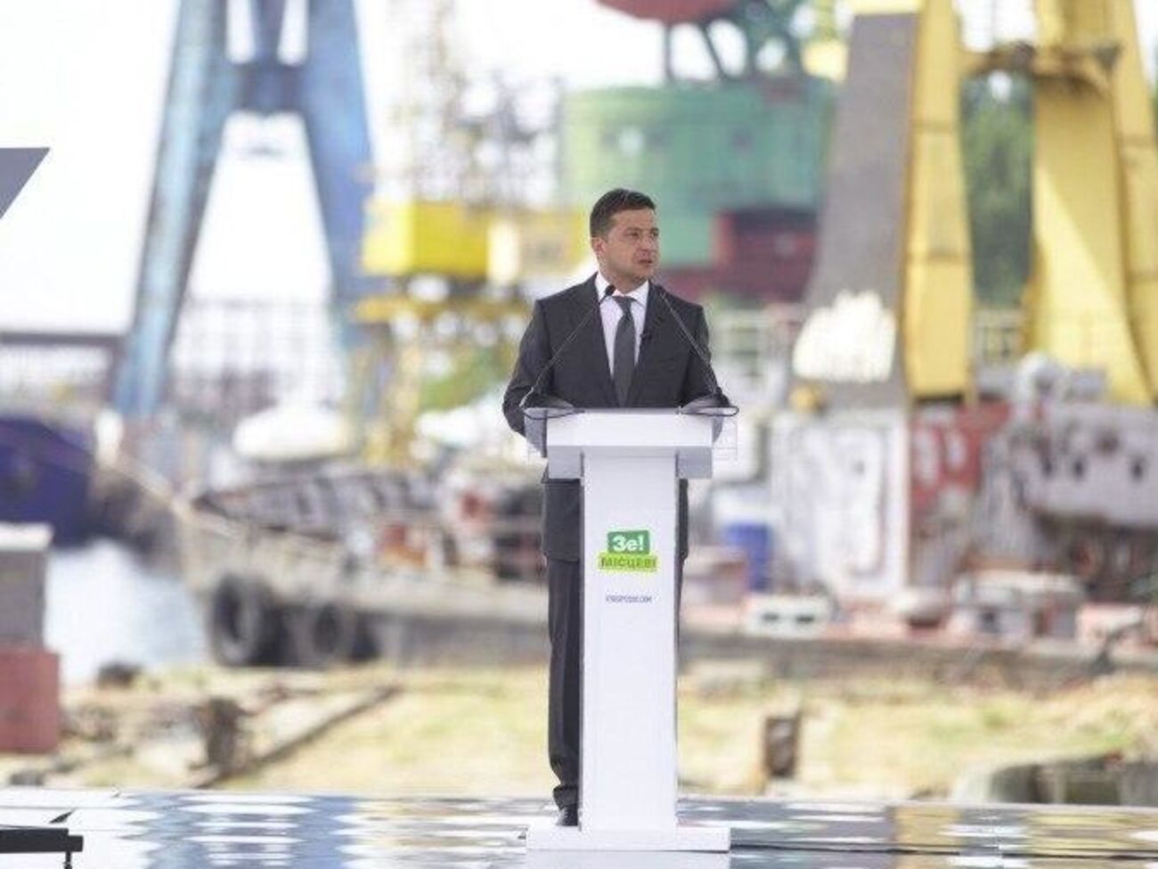 В КИУ считают, что Зеленский&nbsp;использовал служебные полномочия в политических целях