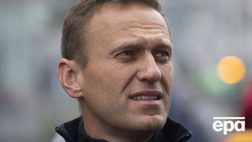 Навальный находится в токсикореанимации больницы скорой медицинской помощи №1 в Омске без сознания