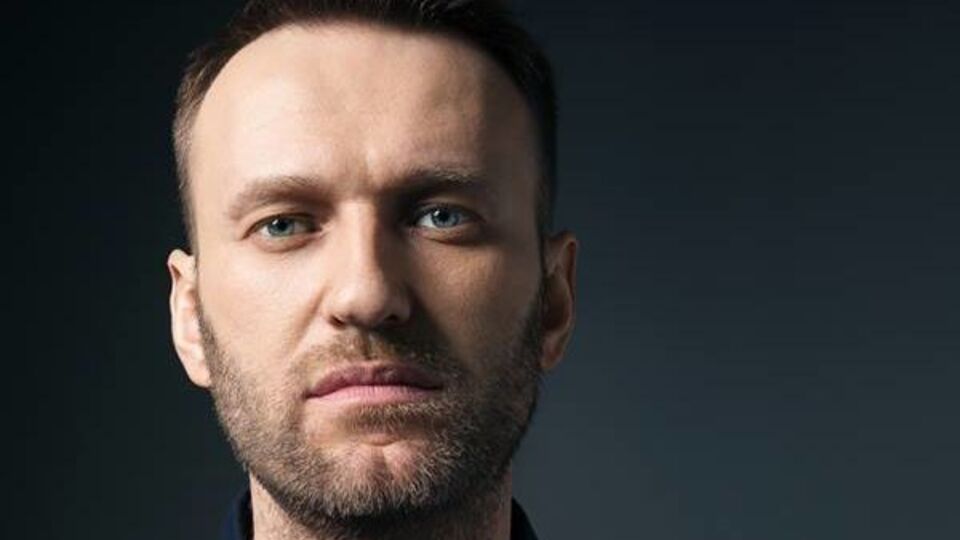 Алексей Навальный находится в коме и подключен к аппарату искусственной вентиляции легких больше суток