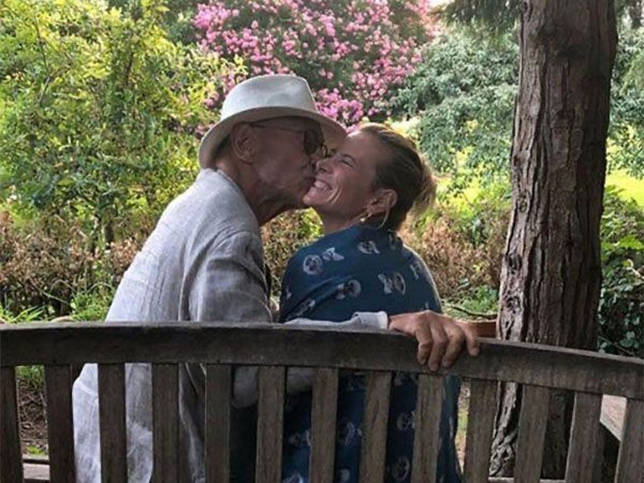 Высоцкая и Кончаловский узаконили отношения в 1998 году