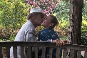 Высоцкая и Кончаловский узаконили отношения в 1998 году