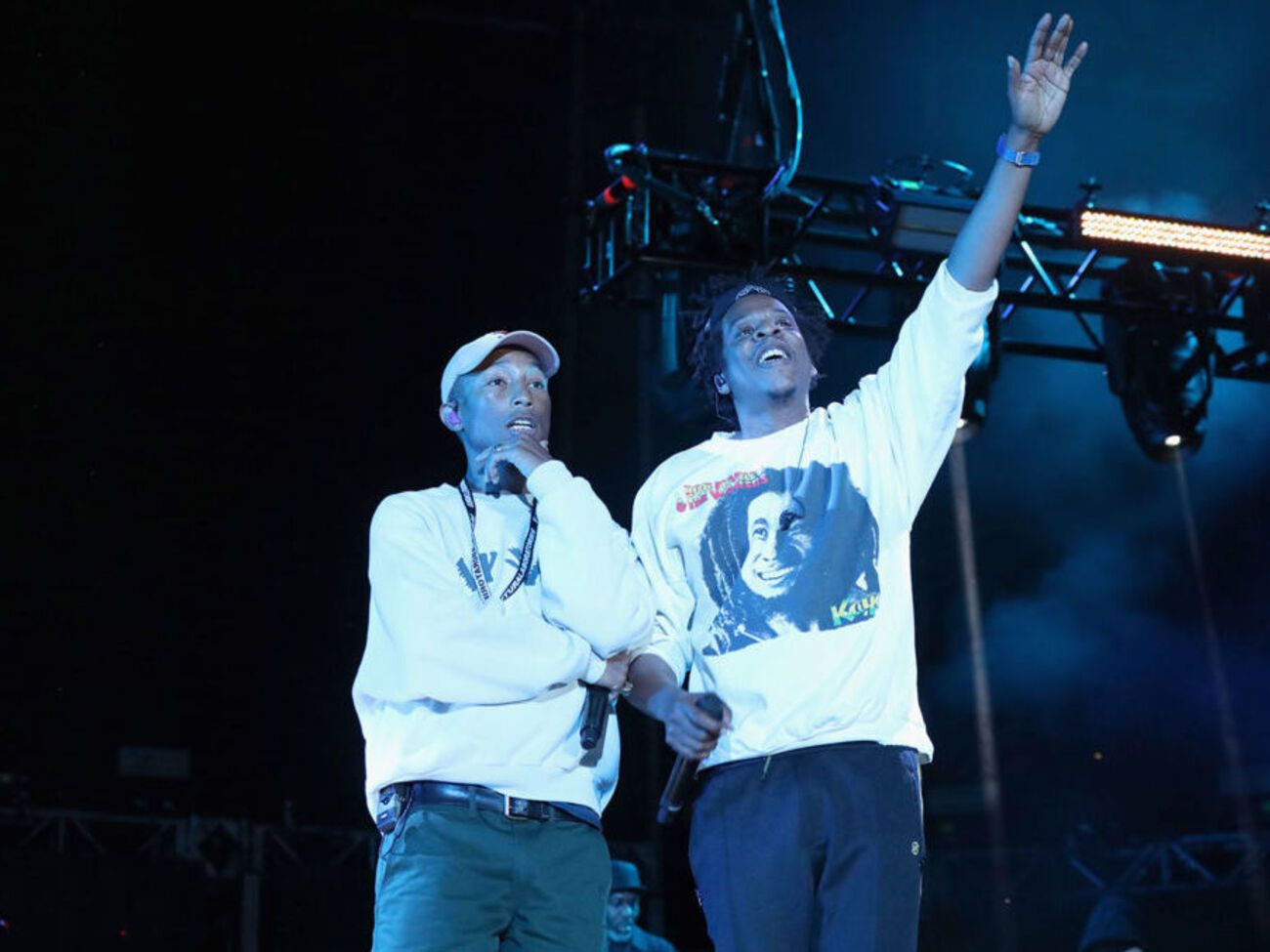 Фаррелл (на фото слева) о совместной с Джей Зи (на фото справа) песне:&nbsp;Эта песня о том, насколько тяжело, в принципе, быть предпринимателем в нашей стране