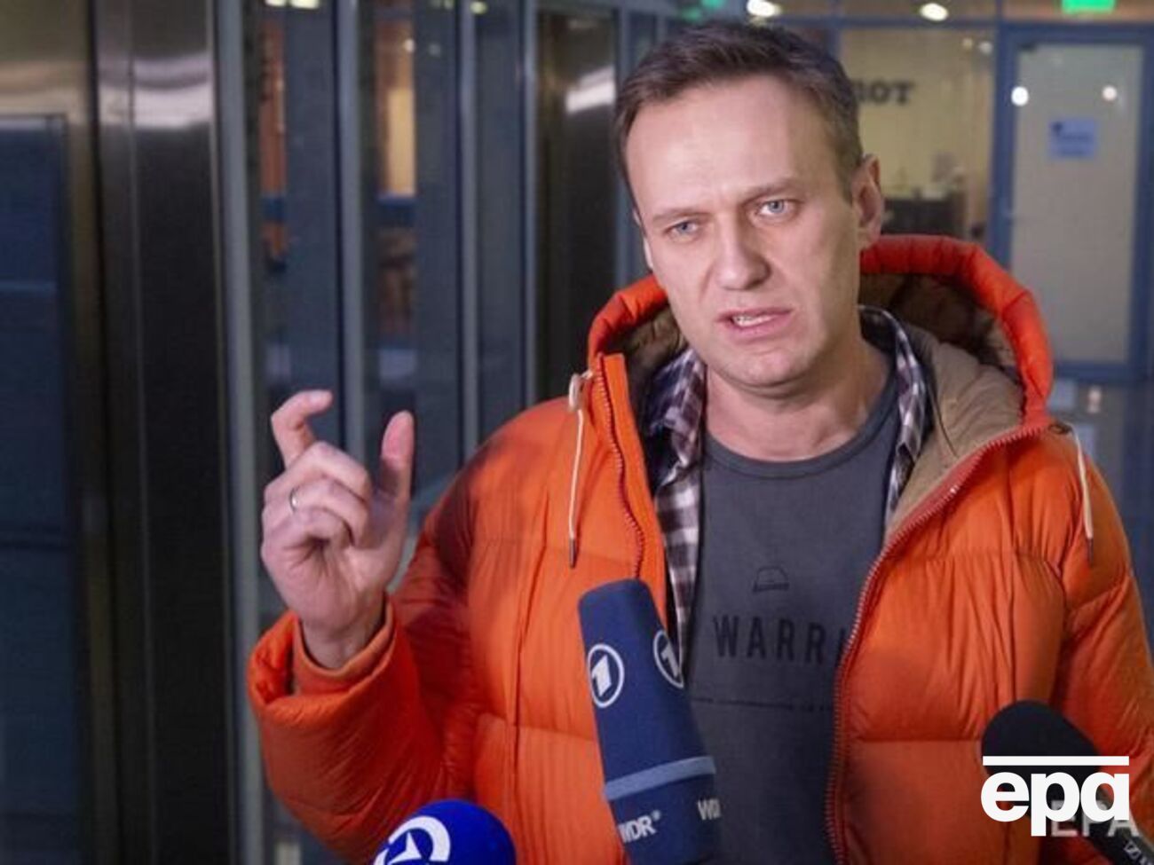 В аеропорт Омська прилетів літак, який готовий доправити Навального на лікування в Німеччину