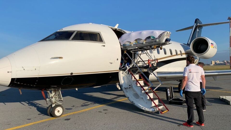 Опозиціонера забрали медичним літаком