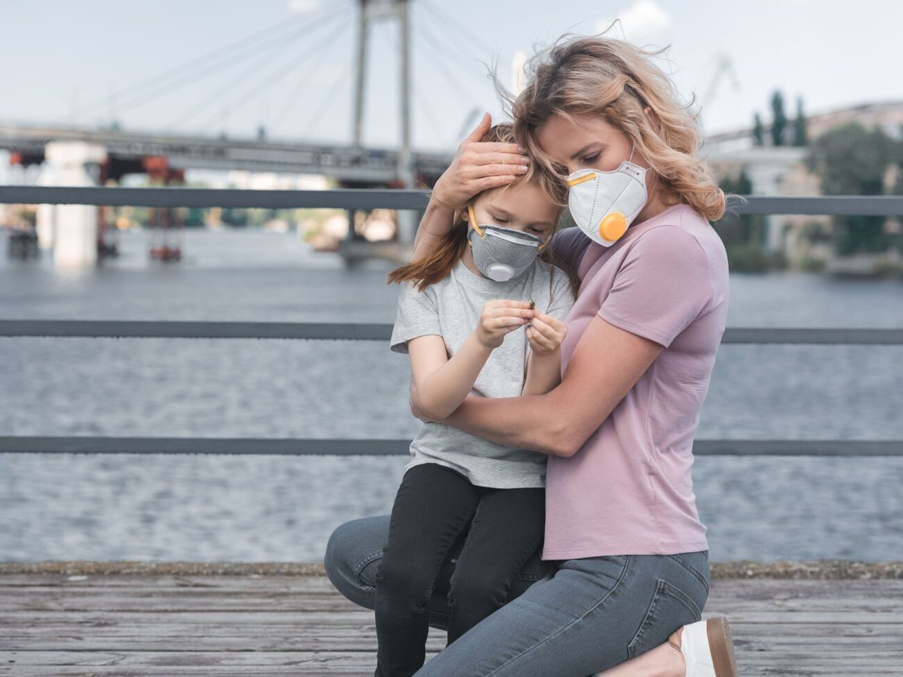 ВОЗ рекомендует надевать детям защитные маски в местах скопления людей