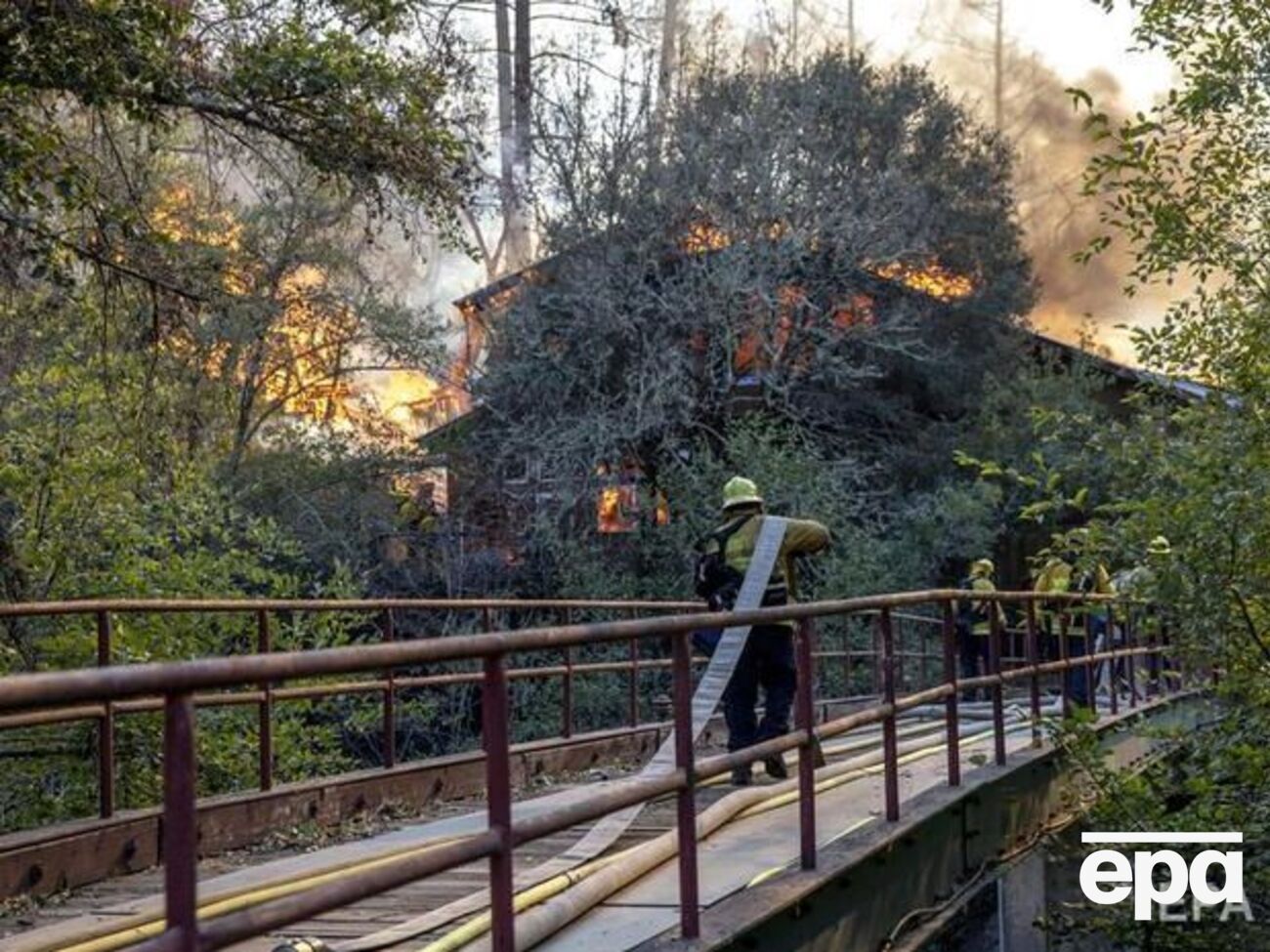 В результате пожаров разрушено уже 845 построек