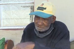 Мужчина всю жизнь проработал разнорабочим