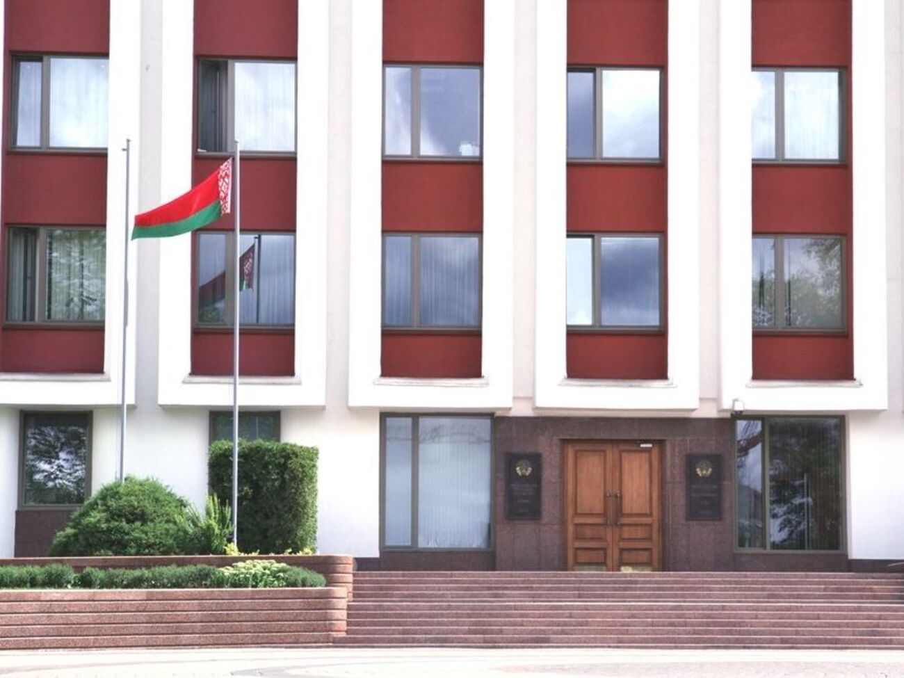 В МИД Беларуси заявили, что у властей Украины "есть много вопросов поважнее, нежели раздавать советы соседям"