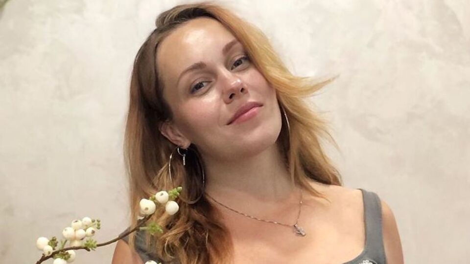 Alyosha: Так багато вже листя на землі... Але спекотно, це не може не радувати. Обожнюю літо