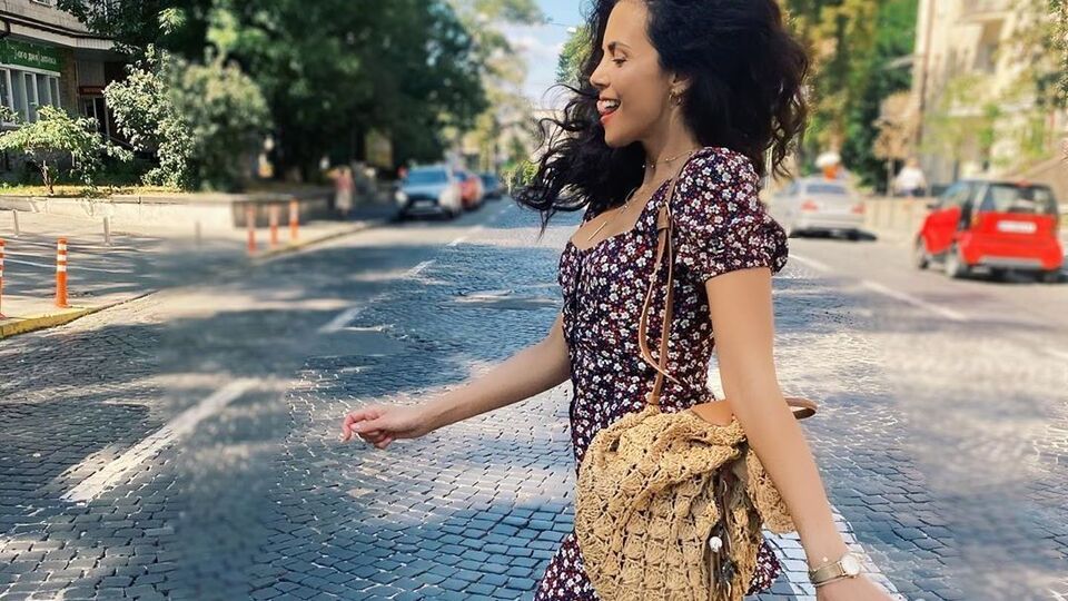 Каменських: У перервах між роботою над новим іспаномовним альбомом вийшла з коханим на прогулянку