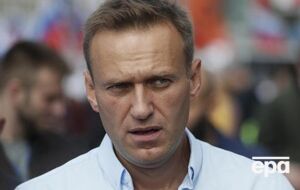 Зараз Навального обстежують у Берліні