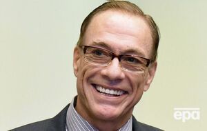 Ван Дамм играет в картине The Last Mercenary одну их главных ролей