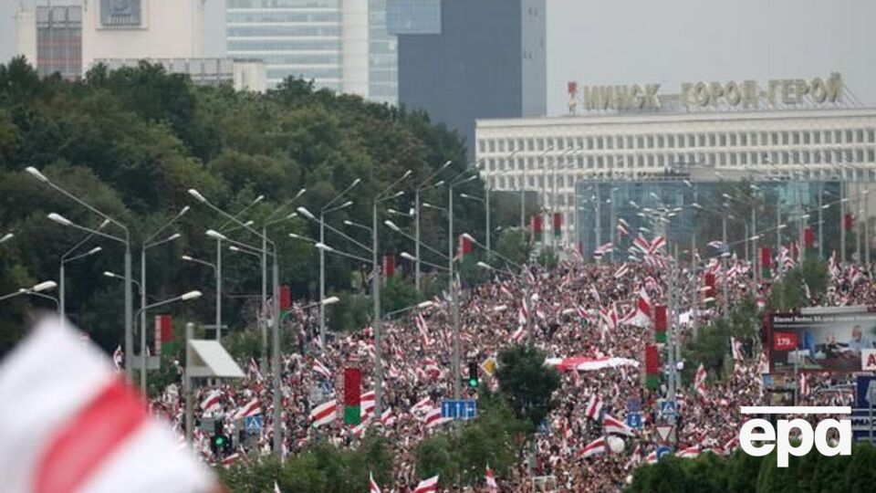 Два тижні поспіль білоруси виходять на мітинги проти чинної влади