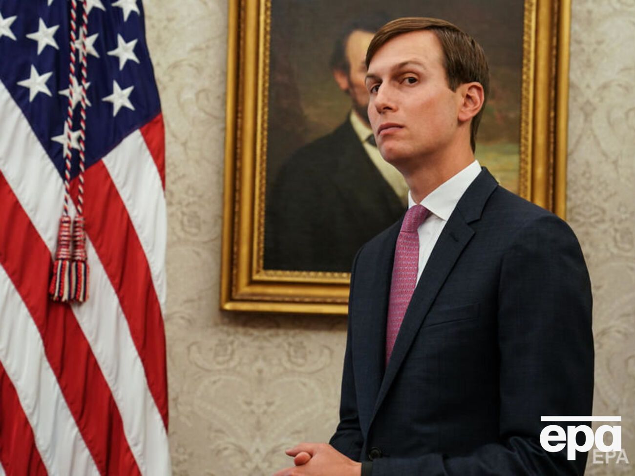 Daily Beast пишет, что Кушнер (на фото) обсуждал с Дмитриевым, как "США и Россия могли бы работать вместе"