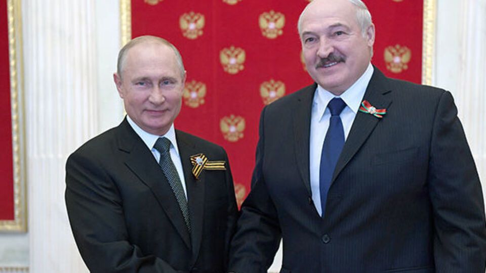 Путин и Лукашенко обсудили поставку вакцины от коронавируса, произведенной в РФ