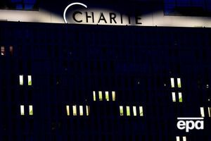 Навального перевезли в "Шарите" 22 августа