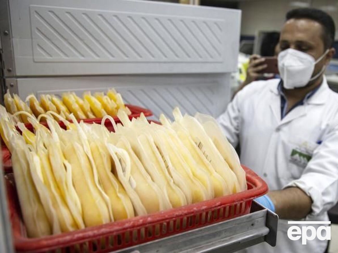 Лікування плазмою людей, які одужали від певної хвороби, широко використовували у XX столітті з різною ефективністю, зазначили у ВООЗ