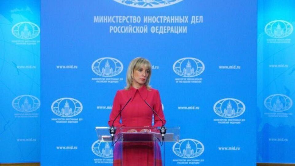 Захарова заявила, что Россия намерена выполнять решения парижского саммита