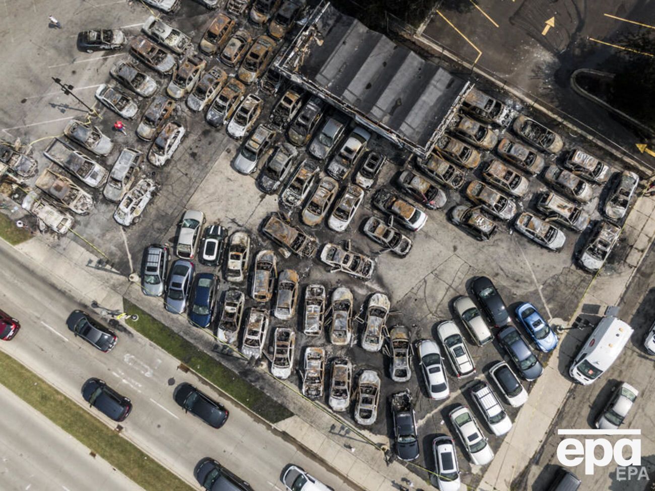 В американском штате Висконсин вспыхнули беспорядки после стрельбы в афроамериканца. Фоторепортаж