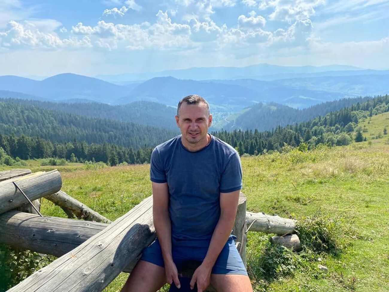 Сенцов: Путін дає їм помилкове відчуття величі Росії і переваги росіян над усіма