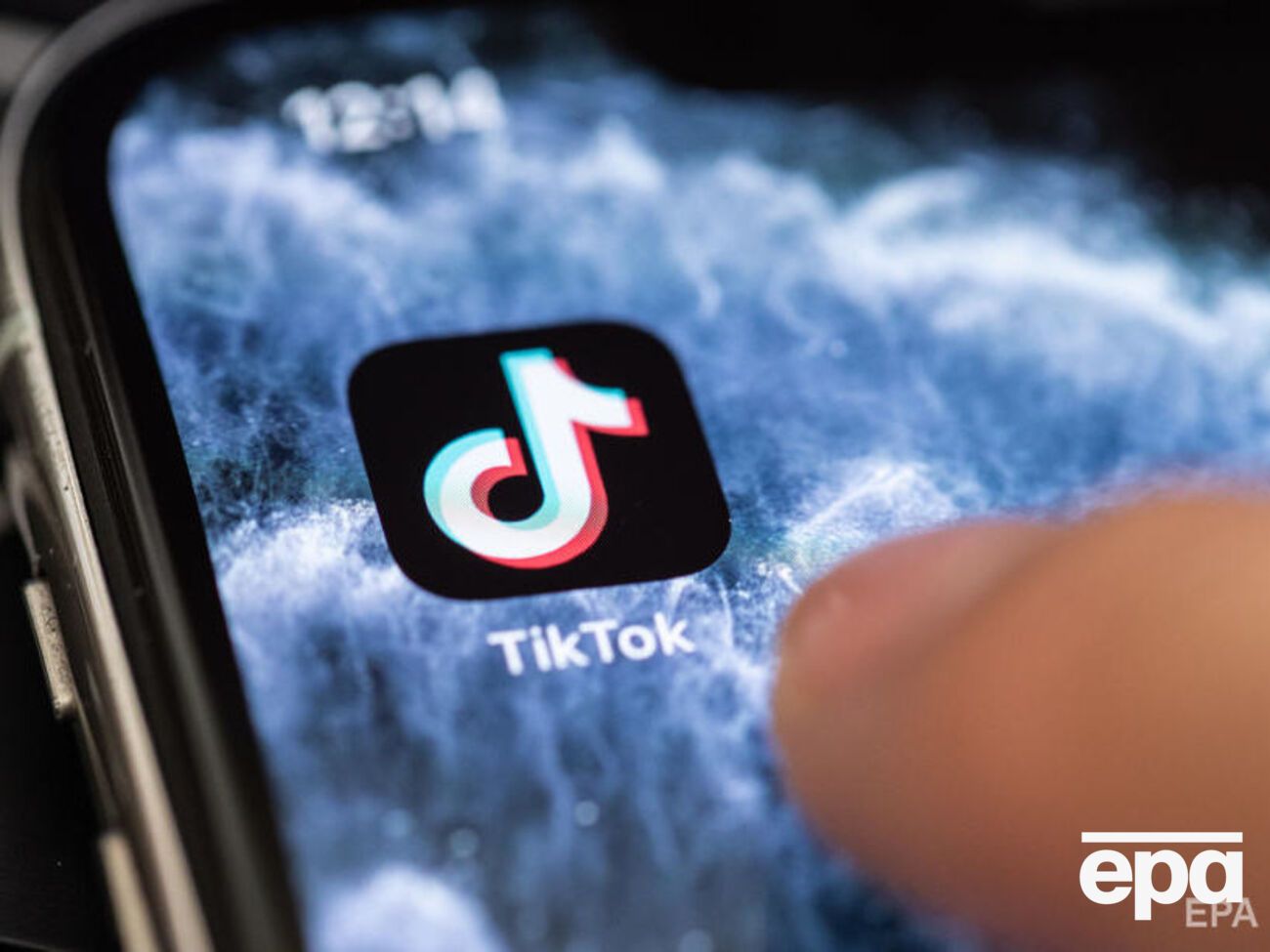 6 серпня Трамп підписав указ про усунення загроз, які становить застосунок TikTok